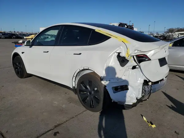 7SAYGDEDXSF228371 2025 TESLA MODEL Y - Image 2