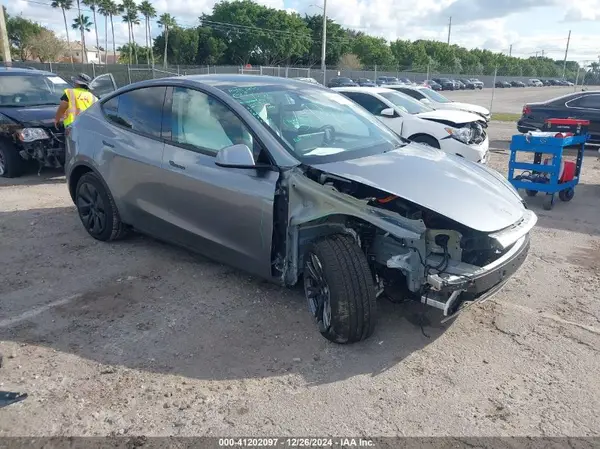 7SAYGDEDXSF228628 2025 TESLA MODEL Y - Image 1