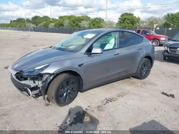 7SAYGDEDXSF228628 2025 TESLA MODEL Y - Image 2