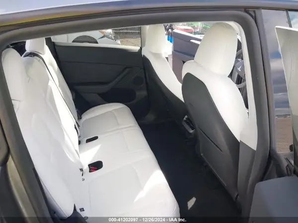 7SAYGDEDXSF228628 2025 TESLA MODEL Y - Image 8