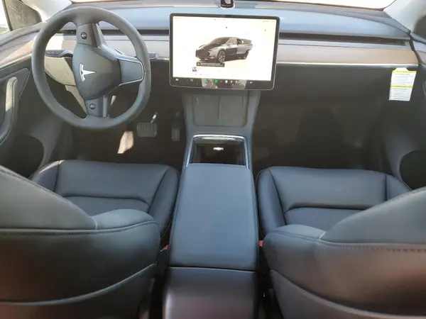 7SAYGDEDXSF240875 2025 TESLA MODEL Y - Image 8