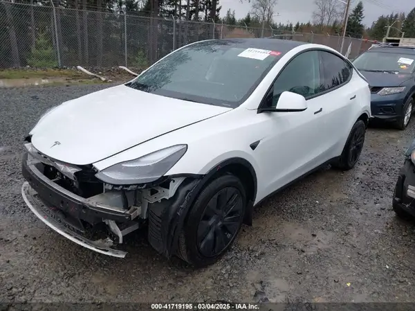 7SAYGDEDXSF248734 2025 TESLA MODEL Y - Image 2