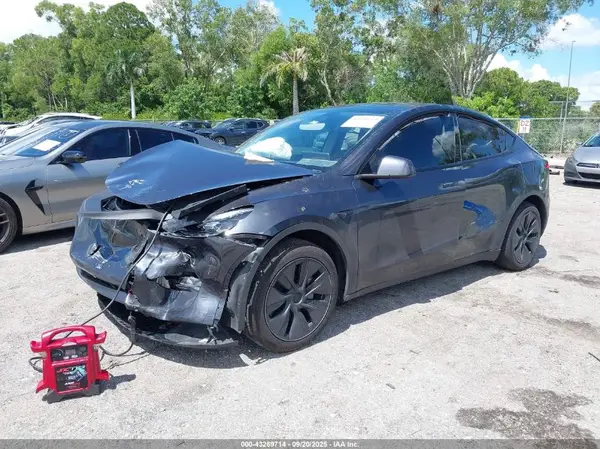 7SAYGDEDXSF259846 2025 TESLA MODEL Y - Image 2