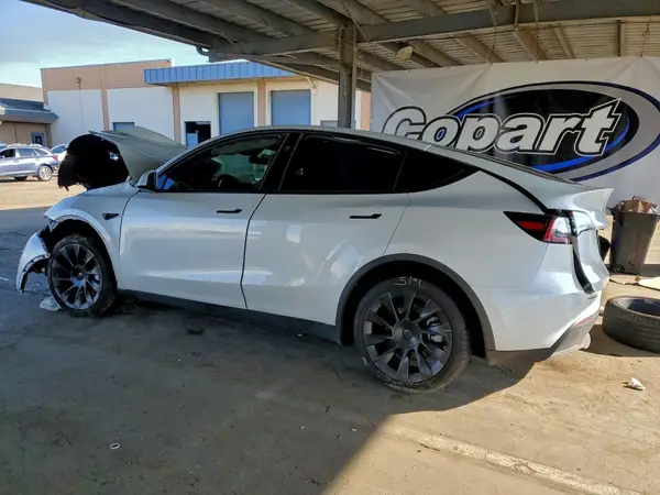 7SAYGDEDXSF264500 2025 TESLA MODEL Y - Image 2
