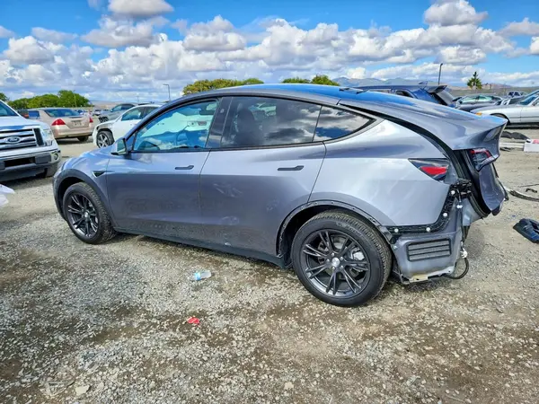 7SAYGDEDXSF264660 2025 TESLA MODEL Y - Image 2