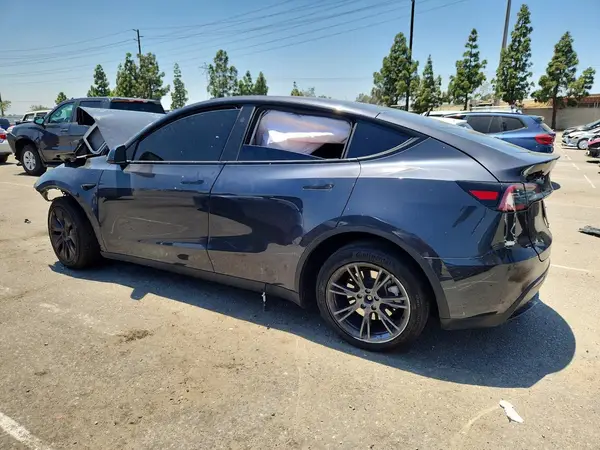 7SAYGDEDXSF277988 2025 TESLA MODEL Y - Image 2