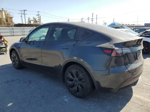 7SAYGDEDXSF313565 2025 TESLA MODEL Y - Image 2