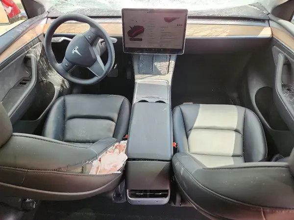 7SAYGDEDXSF318720 2025 TESLA MODEL Y - Image 8