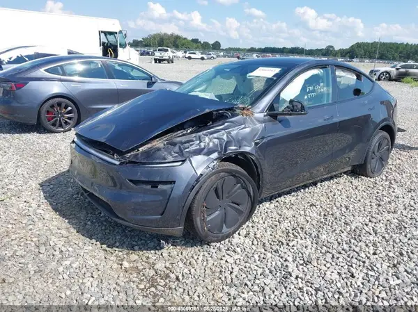 7SAYGDEDXTA419576 2026 TESLA MODEL Y - Image 2