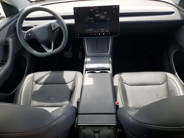 7SAYGDEDXTA457678 2026 TESLA MODEL Y - Image 8