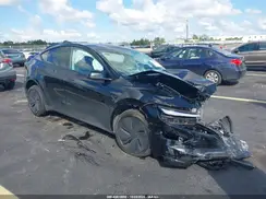7SAYGDEDXTA471015 2026 TESLA MODEL Y