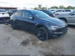 7SAYGDEDXTA492821 2026 TESLA MODEL Y