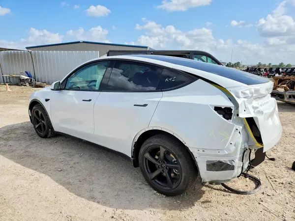 7SAYGDEDXTA587105 2026 TESLA MODEL Y - Image 2