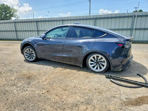 7SAYGDEDXTA609183 2026 TESLA MODEL Y - Image 2