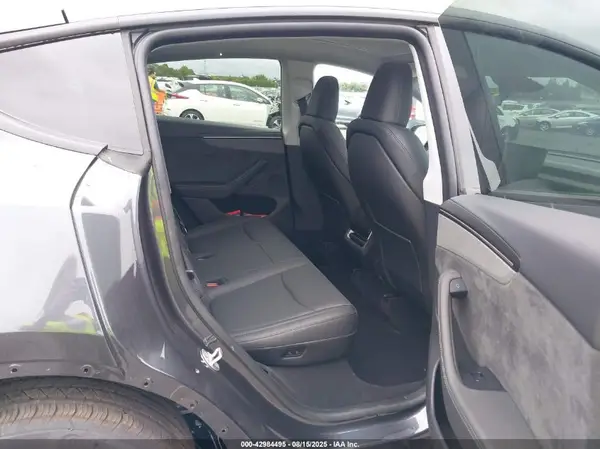 7SAYGDEDXTF375064 2026 TESLA MODEL Y - Image 8