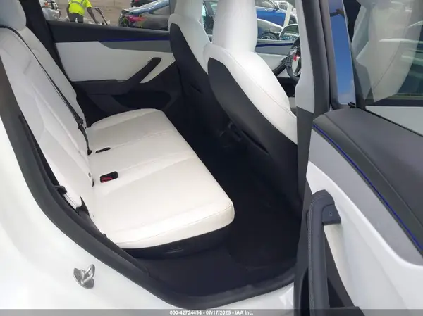 7SAYGDEDXTF378062 2026 TESLA MODEL Y - Image 8