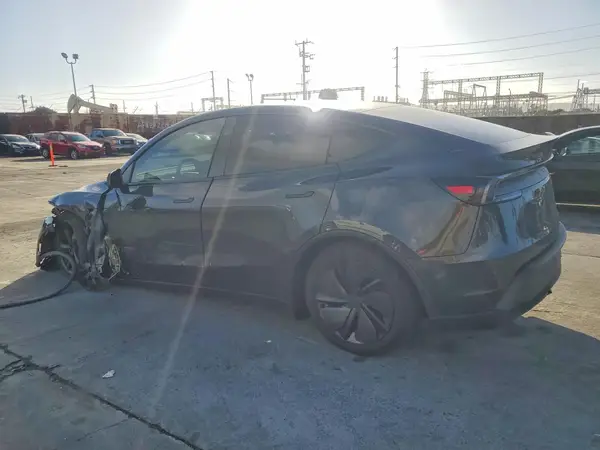 7SAYGDEDXTF386985 2026 TESLA MODEL Y - Image 2