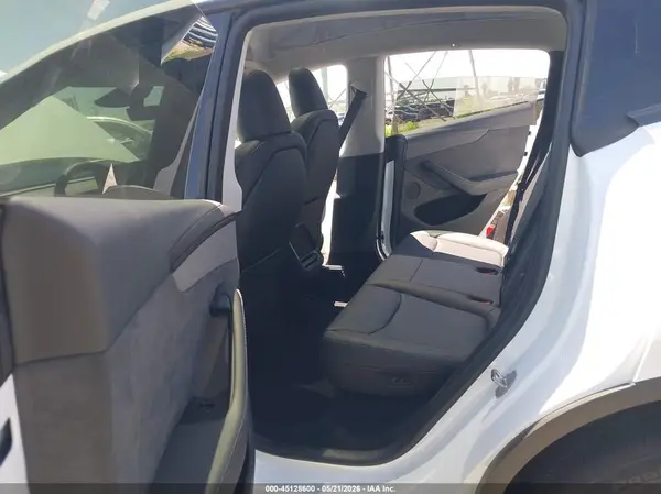 7SAYGDEDXTF425171 2026 TESLA MODEL Y - Image 8