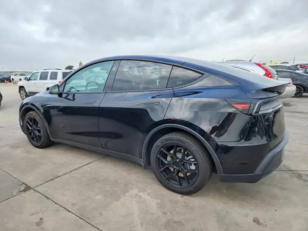 7SAYGDEDXTF425767 2026 TESLA MODEL Y - Image 2