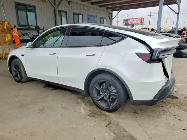 7SAYGDEDXTF596230 2026 TESLA MODEL Y - Image 2