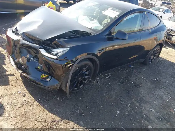 7SAYGDEE0NA007100 2022 TESLA MODEL Y - Image 2