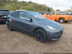 7SAYGDEE0NA009171 2022 TESLA MODEL Y