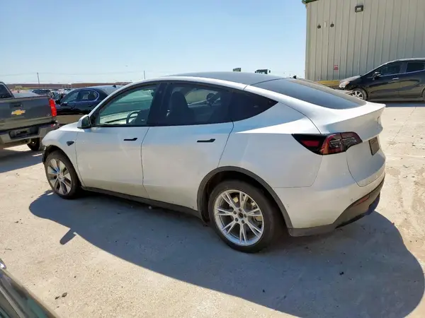 7SAYGDEE0NA009994 2022 TESLA MODEL Y - Image 2