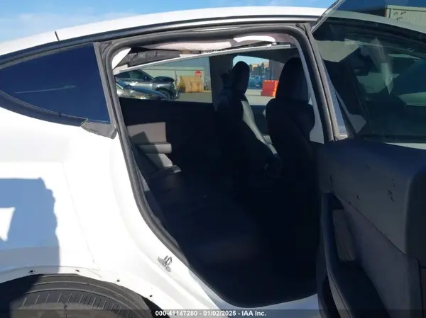 7SAYGDEE0NA011874 2022 TESLA MODEL Y - Image 8