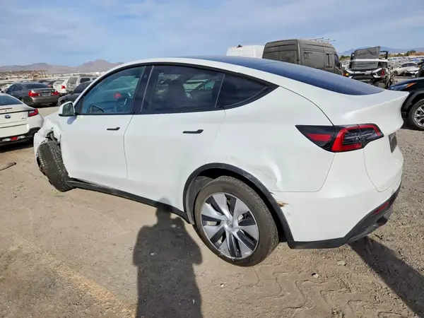 7SAYGDEE0NA015844 2022 TESLA MODEL Y - Image 2