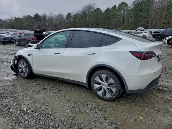 7SAYGDEE0NA016623 2022 TESLA MODEL Y - Image 2