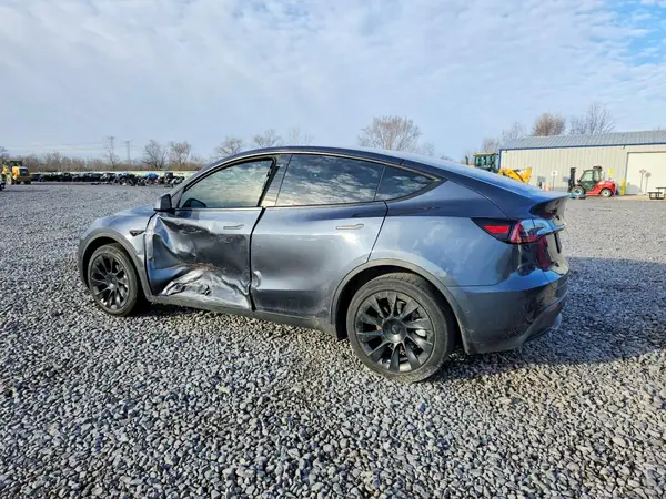 7SAYGDEE0NA017433 2022 TESLA MODEL Y - Image 2