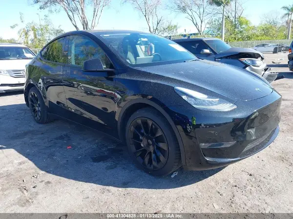 7SAYGDEE0NA017917 2022 TESLA MODEL Y - Image 1