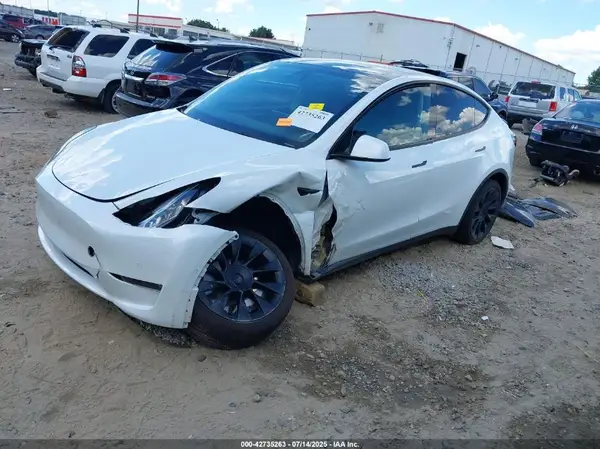 7SAYGDEE0NA018498 2022 TESLA MODEL Y - Image 2