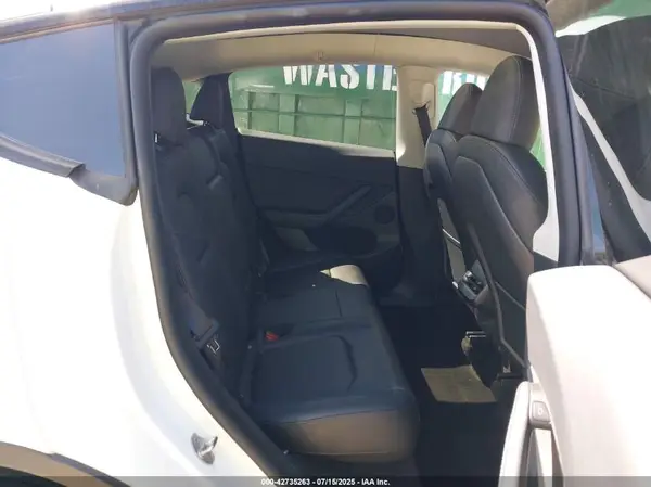 7SAYGDEE0NA018498 2022 TESLA MODEL Y - Image 8