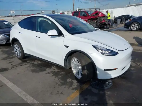7SAYGDEE0NA021305 2022 TESLA MODEL Y - Image 1