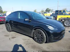 7SAYGDEE0NF307741 2022 TESLA MODEL Y