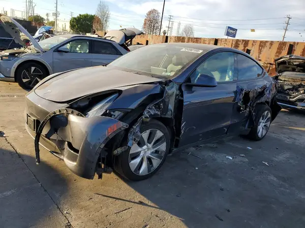 7SAYGDEE0NF307772 2022 TESLA MODEL Y - Image 1
