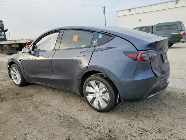 7SAYGDEE0NF310378 2022 TESLA MODEL Y - Image 2