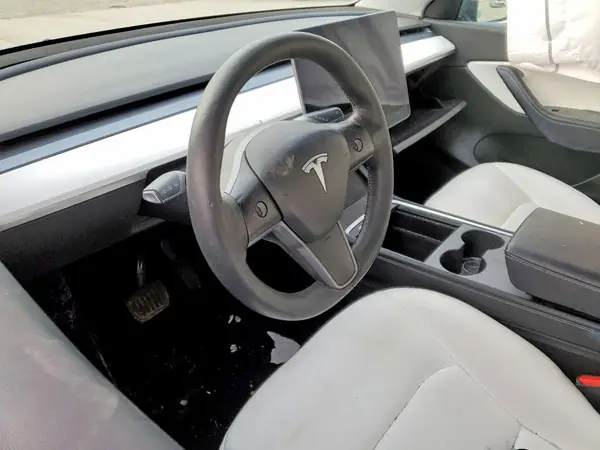 7SAYGDEE0NF310378 2022 TESLA MODEL Y - Image 8