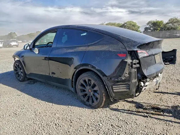 7SAYGDEE0NF317220 2022 TESLA MODEL Y - Image 2
