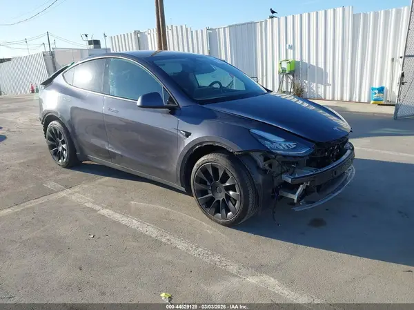 7SAYGDEE0NF319372 2022 TESLA MODEL Y - Image 1