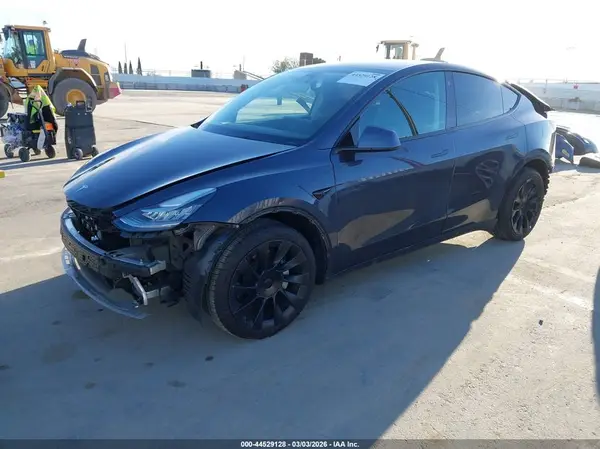 7SAYGDEE0NF319372 2022 TESLA MODEL Y - Image 2