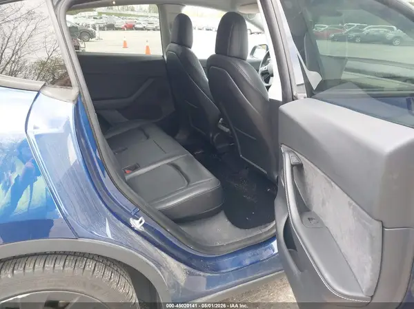 7SAYGDEE0NF321459 2022 TESLA MODEL Y - Image 8