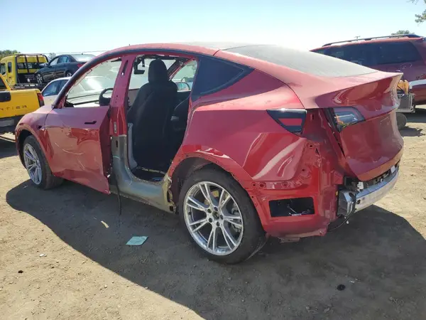 7SAYGDEE0NF323261 2022 TESLA MODEL Y - Image 2