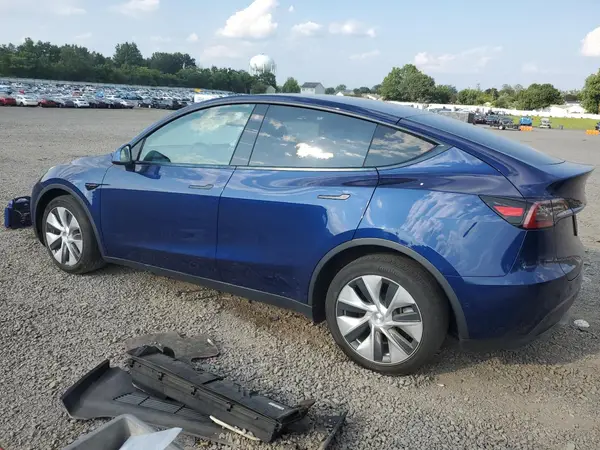 7SAYGDEE0NF331408 2022 TESLA MODEL Y - Image 2