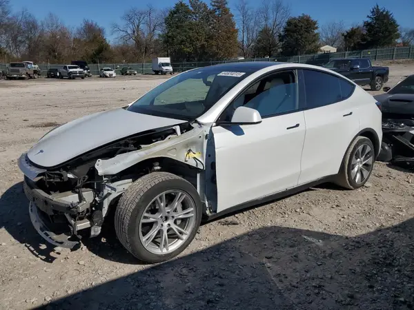 7SAYGDEE0NF339363 2022 TESLA MODEL Y - Image 1