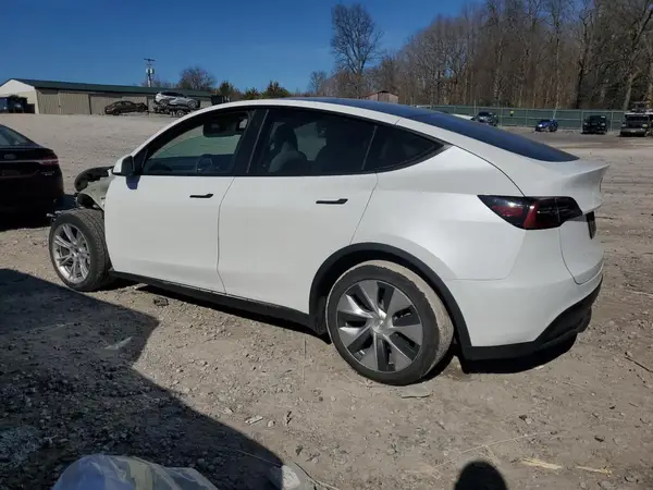 7SAYGDEE0NF339363 2022 TESLA MODEL Y - Image 2