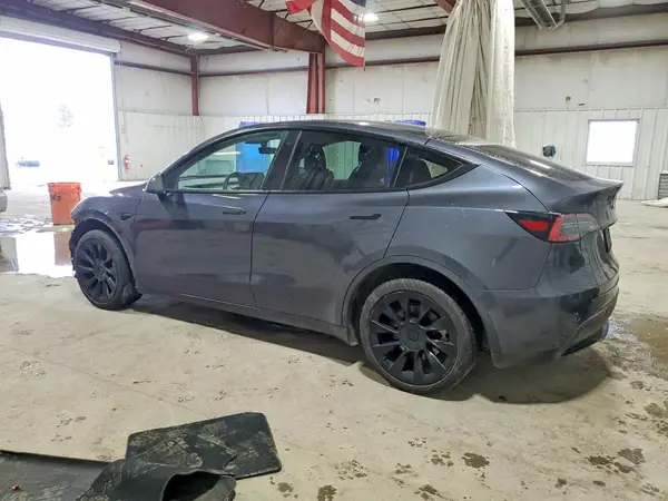 7SAYGDEE0NF340108 2022 TESLA MODEL Y - Image 2