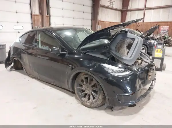 7SAYGDEE0NF342215 2022 TESLA MODEL Y - Image 1