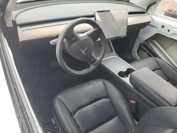 7SAYGDEE0NF347611 2022 TESLA MODEL Y - Image 8